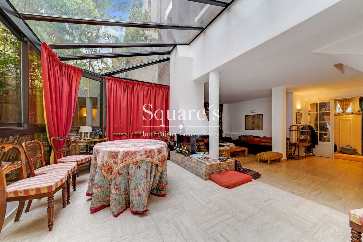 mansion (hôtel particulier) 8 Rooms for sale on Neuilly-sur-Seine (92200)