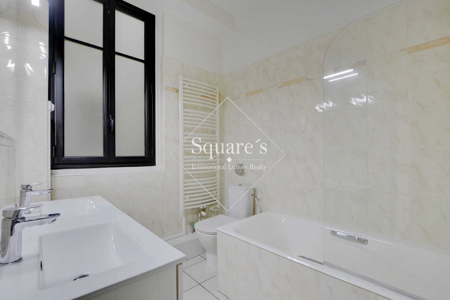 apartment 6 Rooms for sale on Neuilly-sur-Seine (92200)