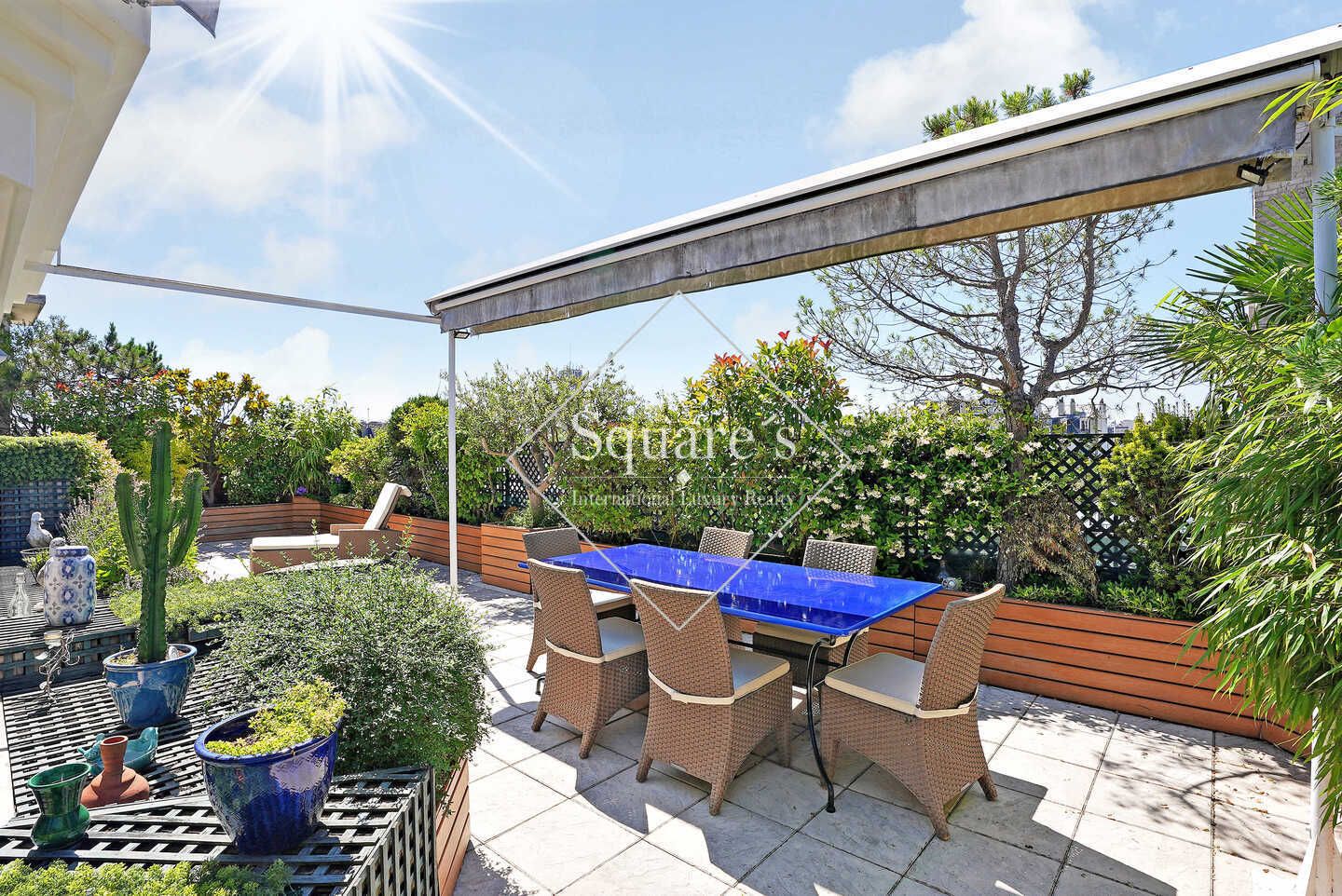 apartment 5 Rooms for sale on Neuilly-sur-Seine (92200)