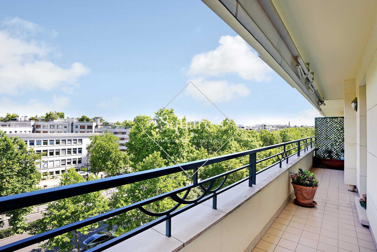 apartment 5 Rooms for sale on Neuilly-sur-Seine (92200)