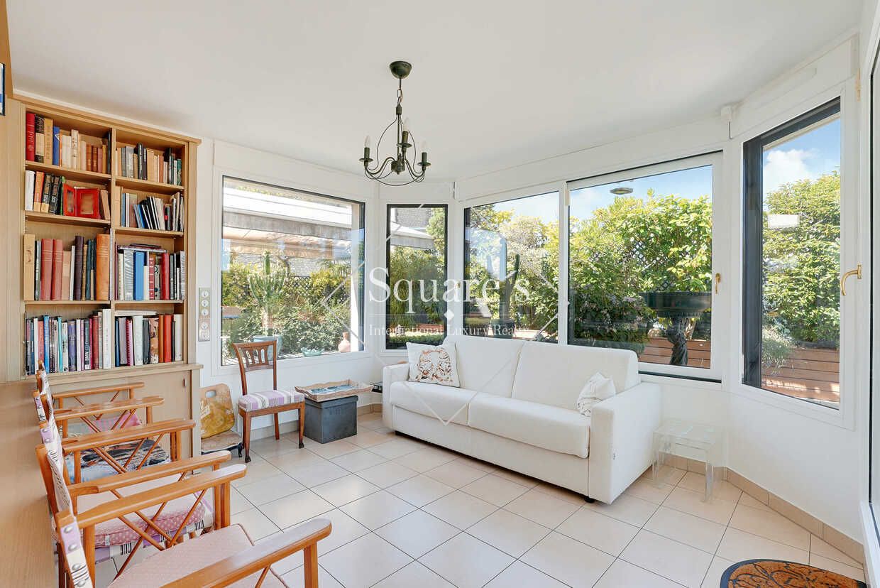 apartment 5 Rooms for sale on Neuilly-sur-Seine (92200)