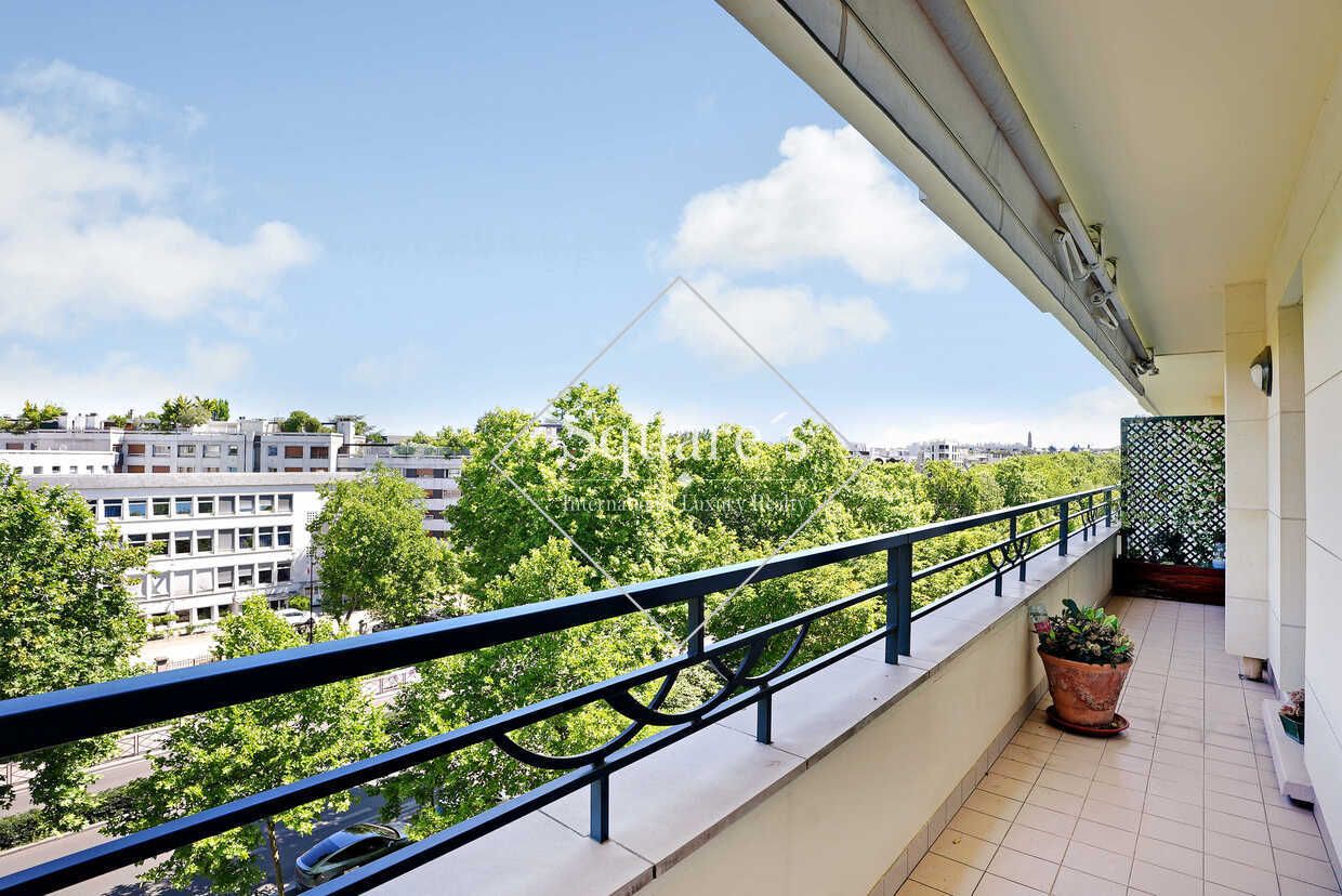 apartment 5 Rooms for sale on Neuilly-sur-Seine (92200)