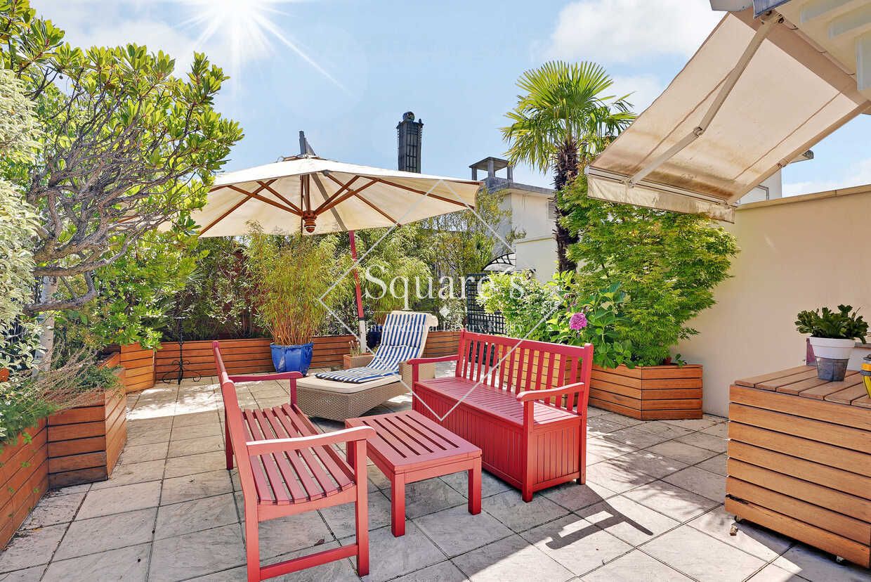 apartment 5 Rooms for sale on Neuilly-sur-Seine (92200)