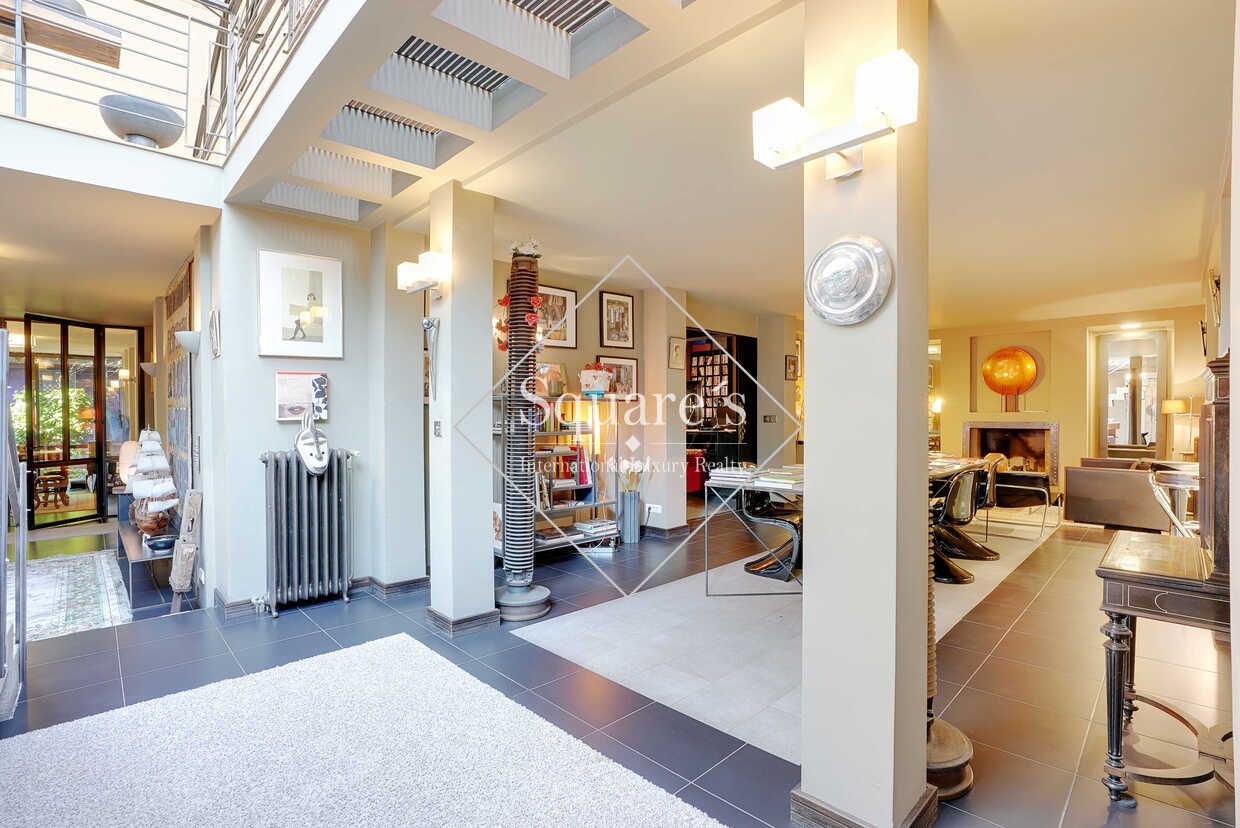 loft 8 Rooms for sale on BAGNOLET (93170)