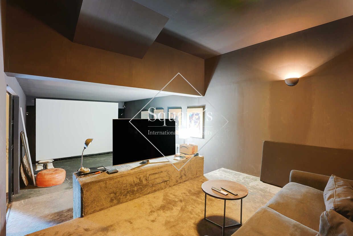 loft 8 Rooms for sale on BAGNOLET (93170)