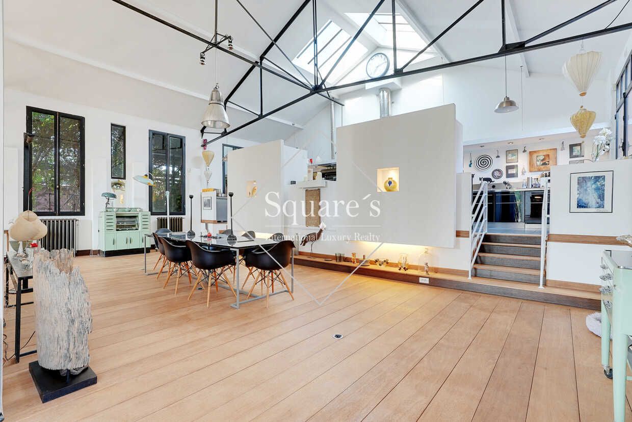 loft 8 Rooms for sale on BAGNOLET (93170)