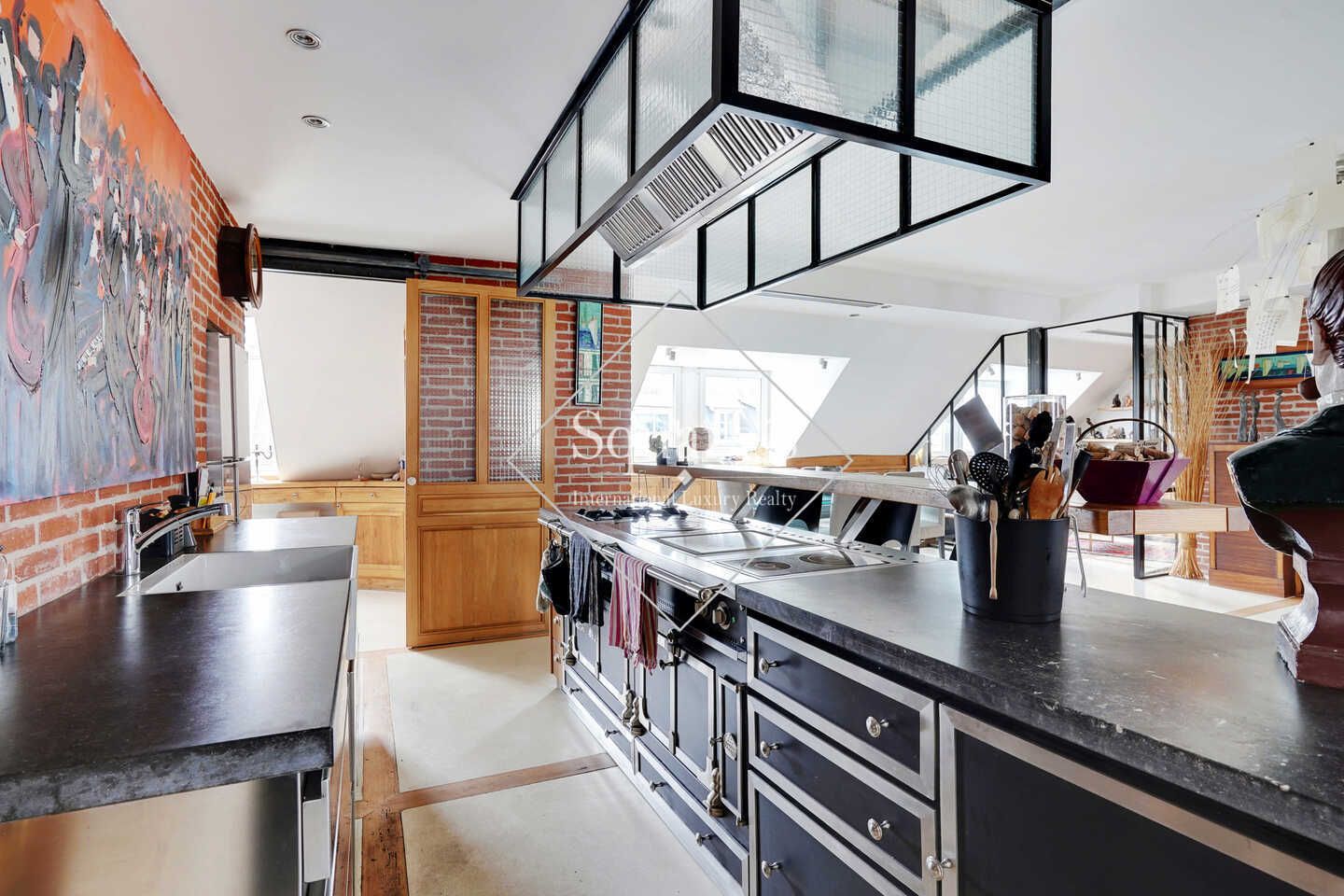 apartment 5 Rooms for sale on Paris 17ème (75017)