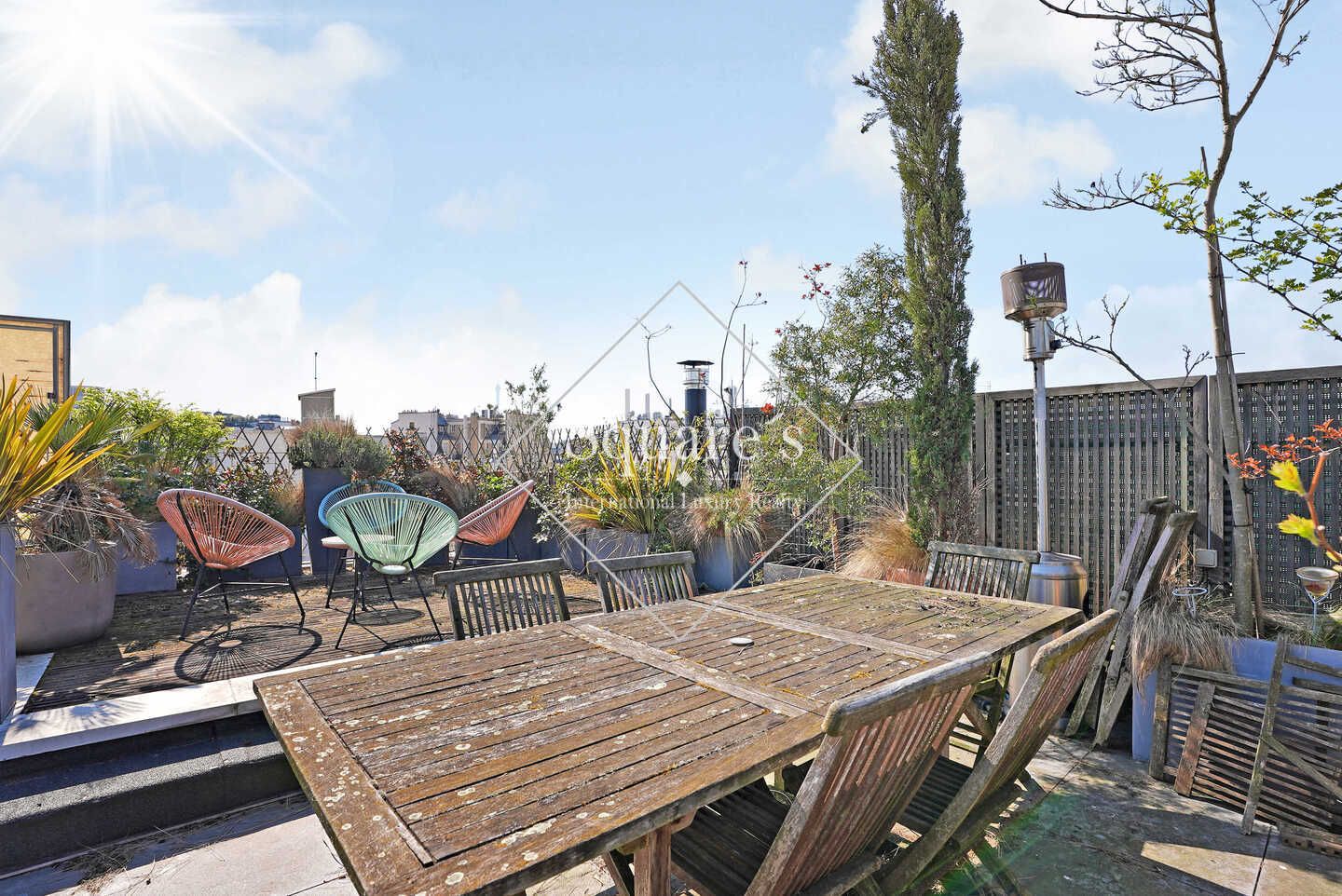 apartment 7 Rooms for sale on Paris 17ème (75017)