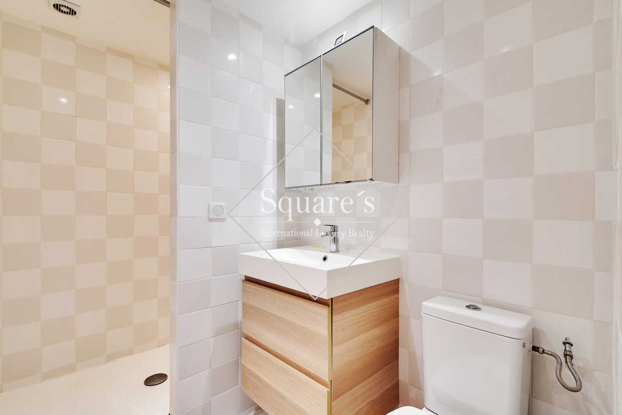 apartment 6 Rooms for sale on Paris 9ème (75009)