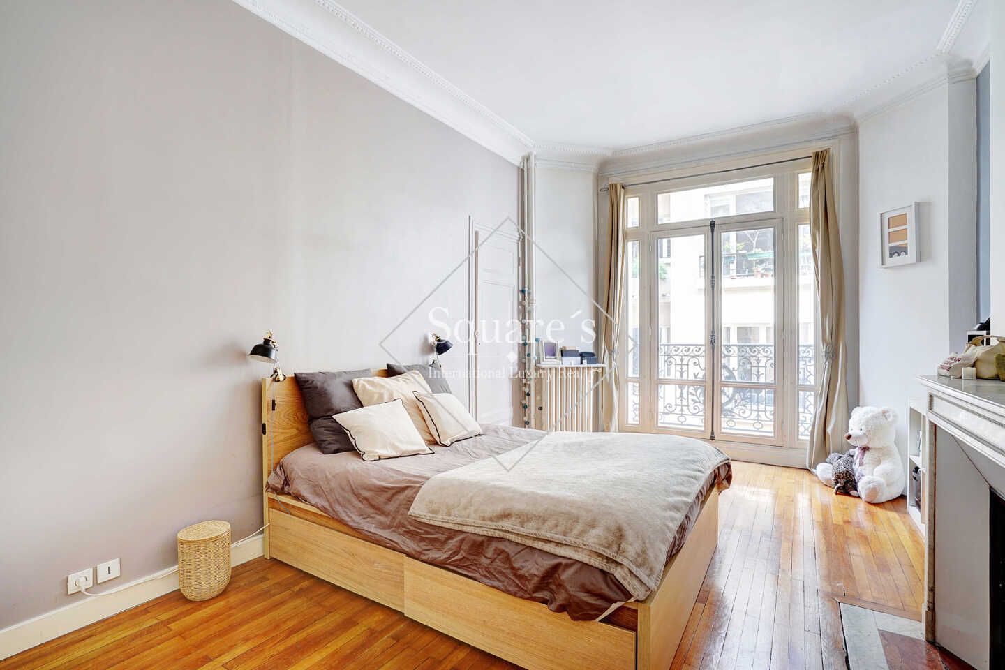 apartment 6 Rooms for sale on Paris 16ème (75016)