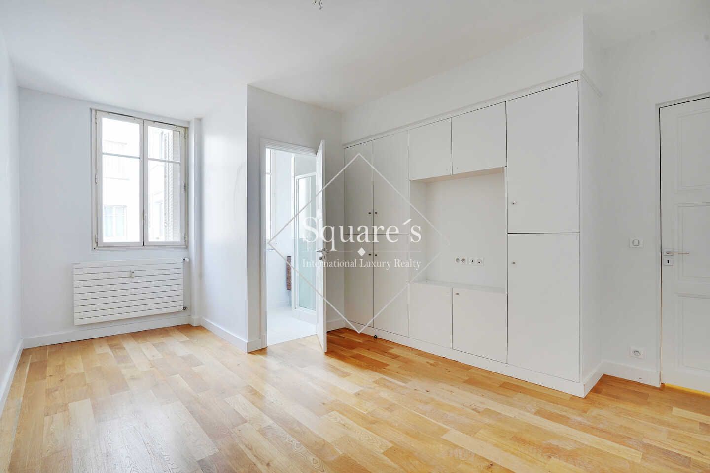 apartment 5 Rooms for sale on Neuilly-sur-Seine (92200)