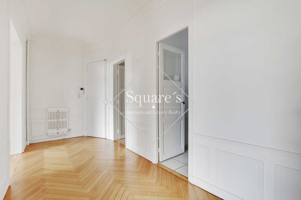 apartment 5 Rooms for sale on Neuilly-sur-Seine (92200)