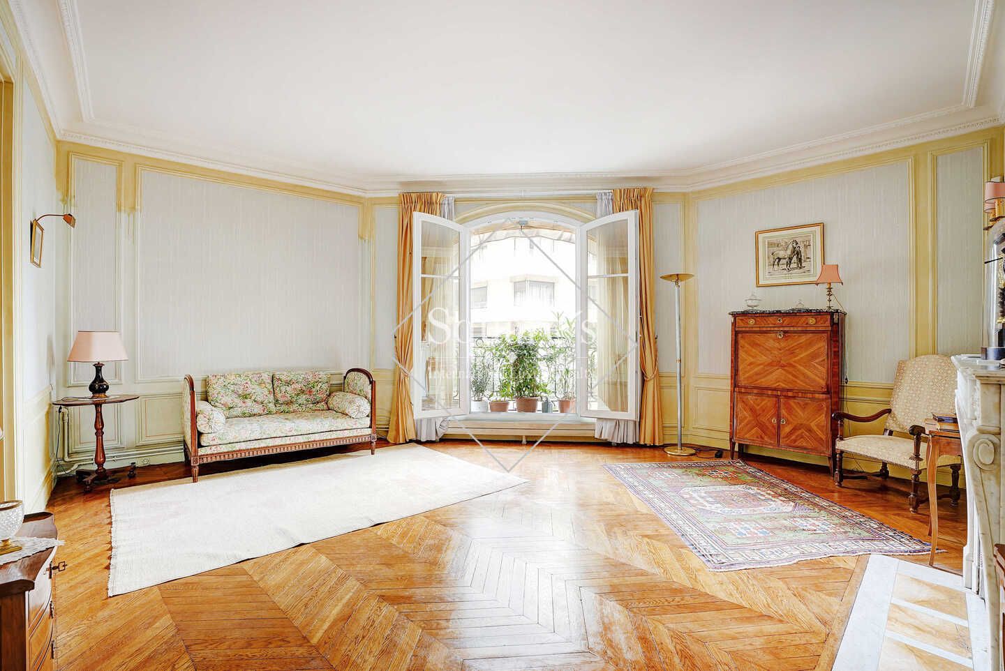 apartment 7 Rooms for sale on Paris 16ème (75016)