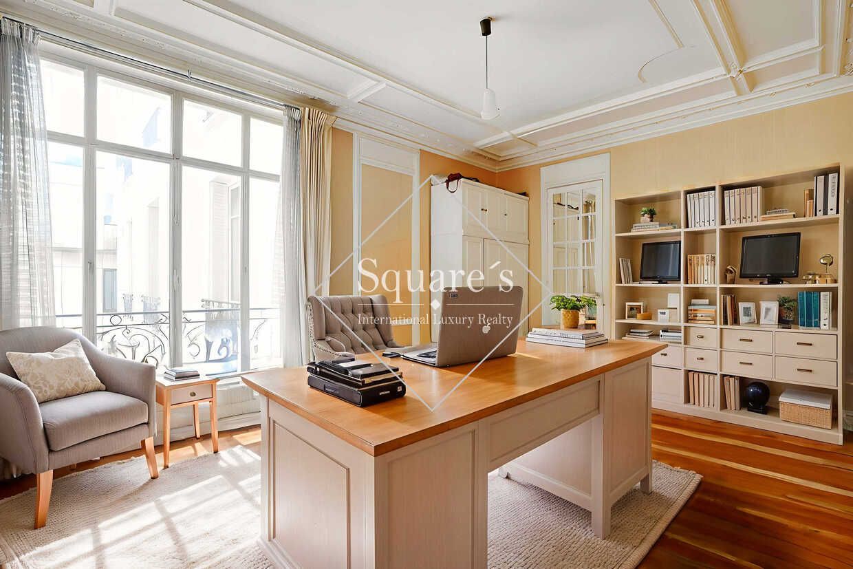 apartment 7 Rooms for sale on Paris 17ème (75017)