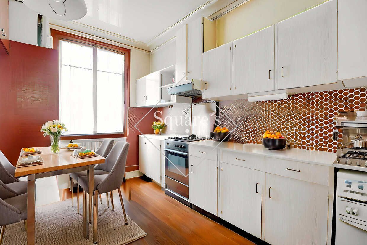 apartment 7 Rooms for sale on Paris 17ème (75017)
