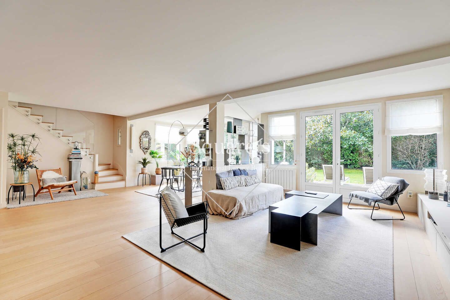 maison 8 Pièces en vente sur Garches (92380)