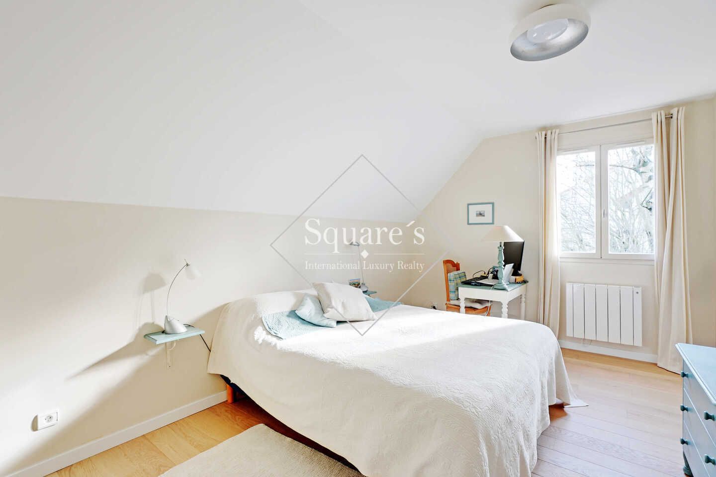 maison 8 Pièces en vente sur Garches (92380)