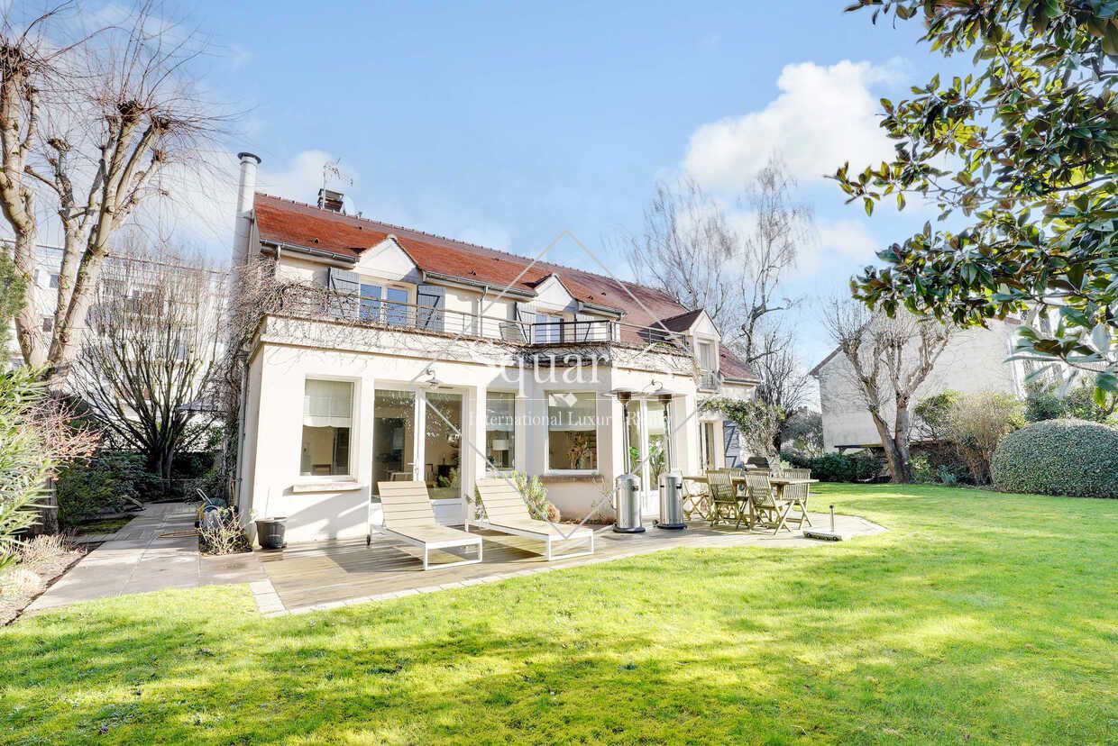 maison 8 Pièces en vente sur Garches (92380)