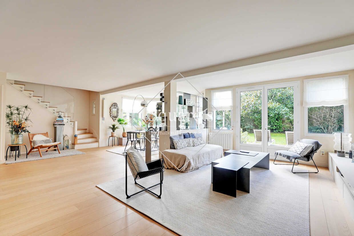 maison 8 Pièces en vente sur Garches (92380)