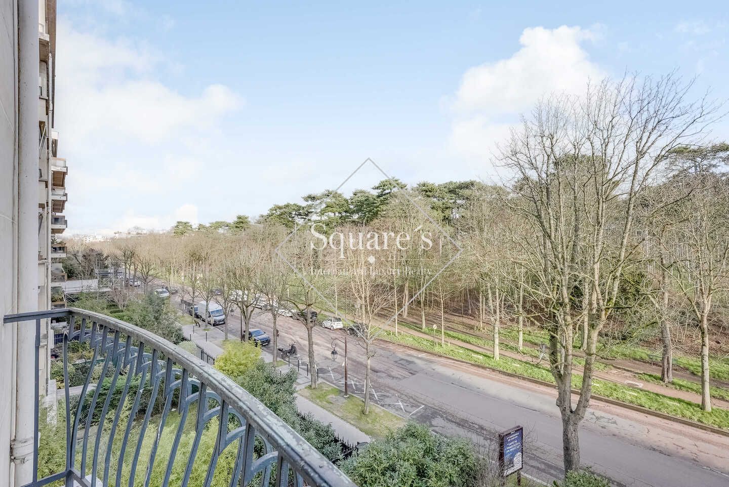 apartment 5 Rooms for sale on Neuilly-sur-Seine (92200)