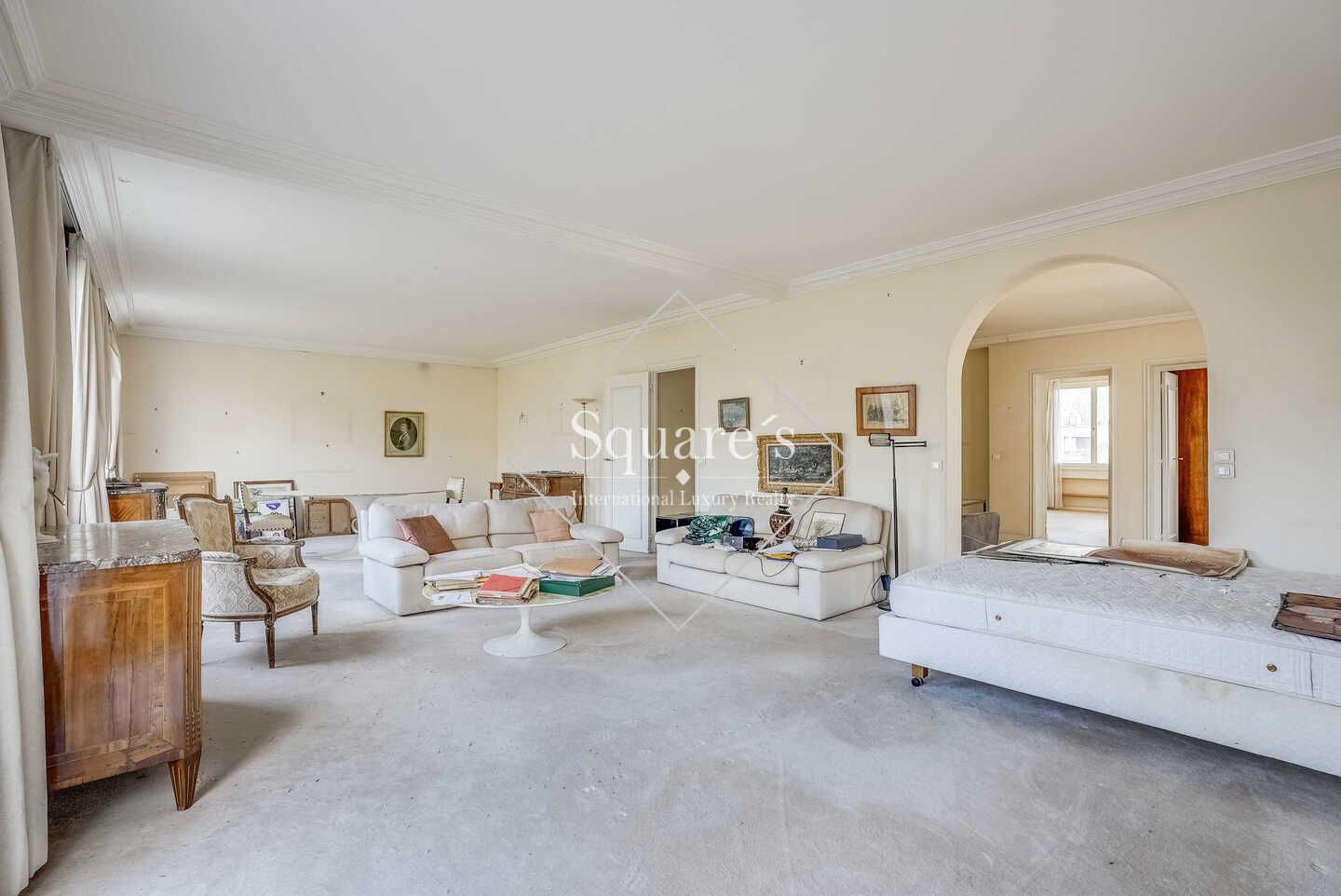 apartment 5 Rooms for sale on Neuilly-sur-Seine (92200)