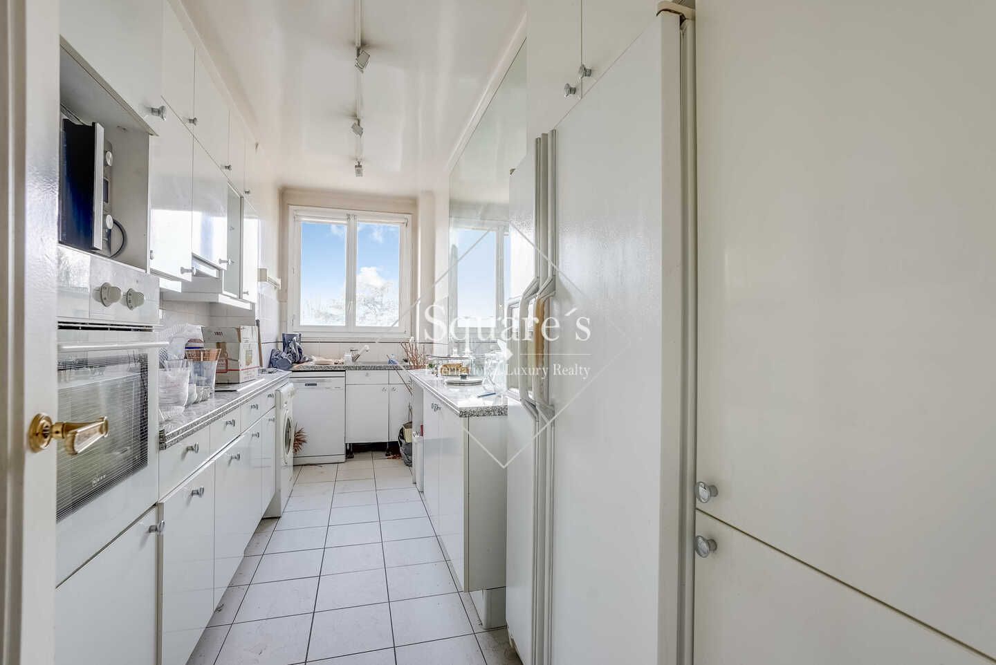 apartment 5 Rooms for sale on Neuilly-sur-Seine (92200)