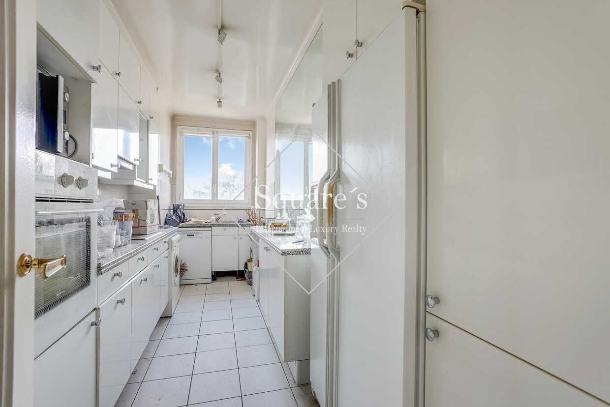 apartment 5 Rooms for sale on Neuilly-sur-Seine (92200)