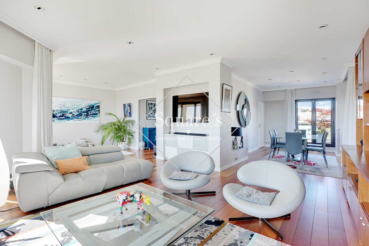 apartment 8 Rooms for sale on Suresnes (92150)