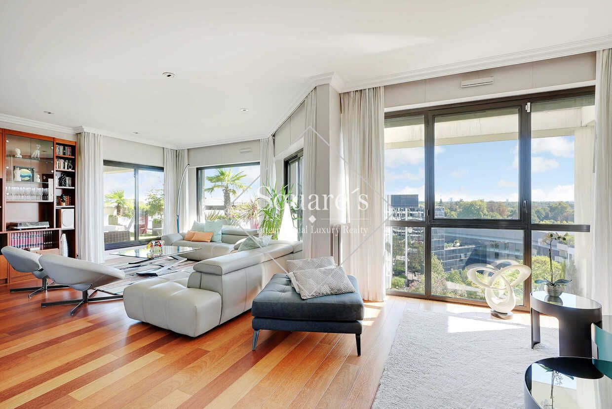 apartment 8 Rooms for sale on Suresnes (92150)