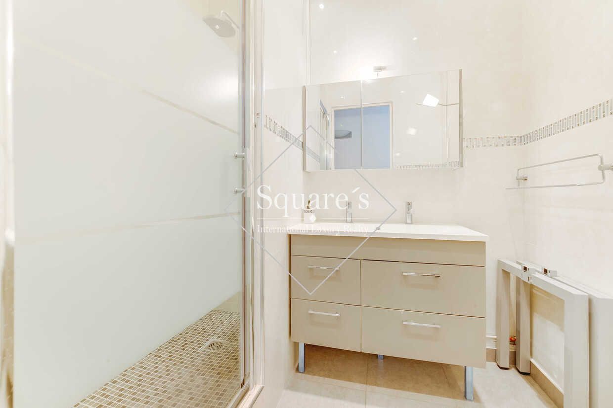 apartment 5 Rooms for sale on Paris 16ème (75016)