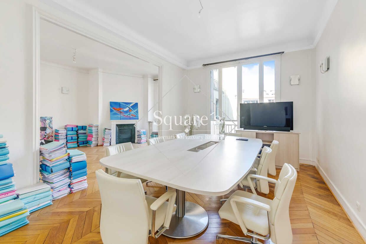 apartment 5 Rooms for sale on Paris 16ème (75016)