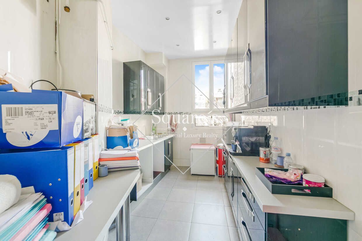 apartment 5 Rooms for sale on Paris 16ème (75016)