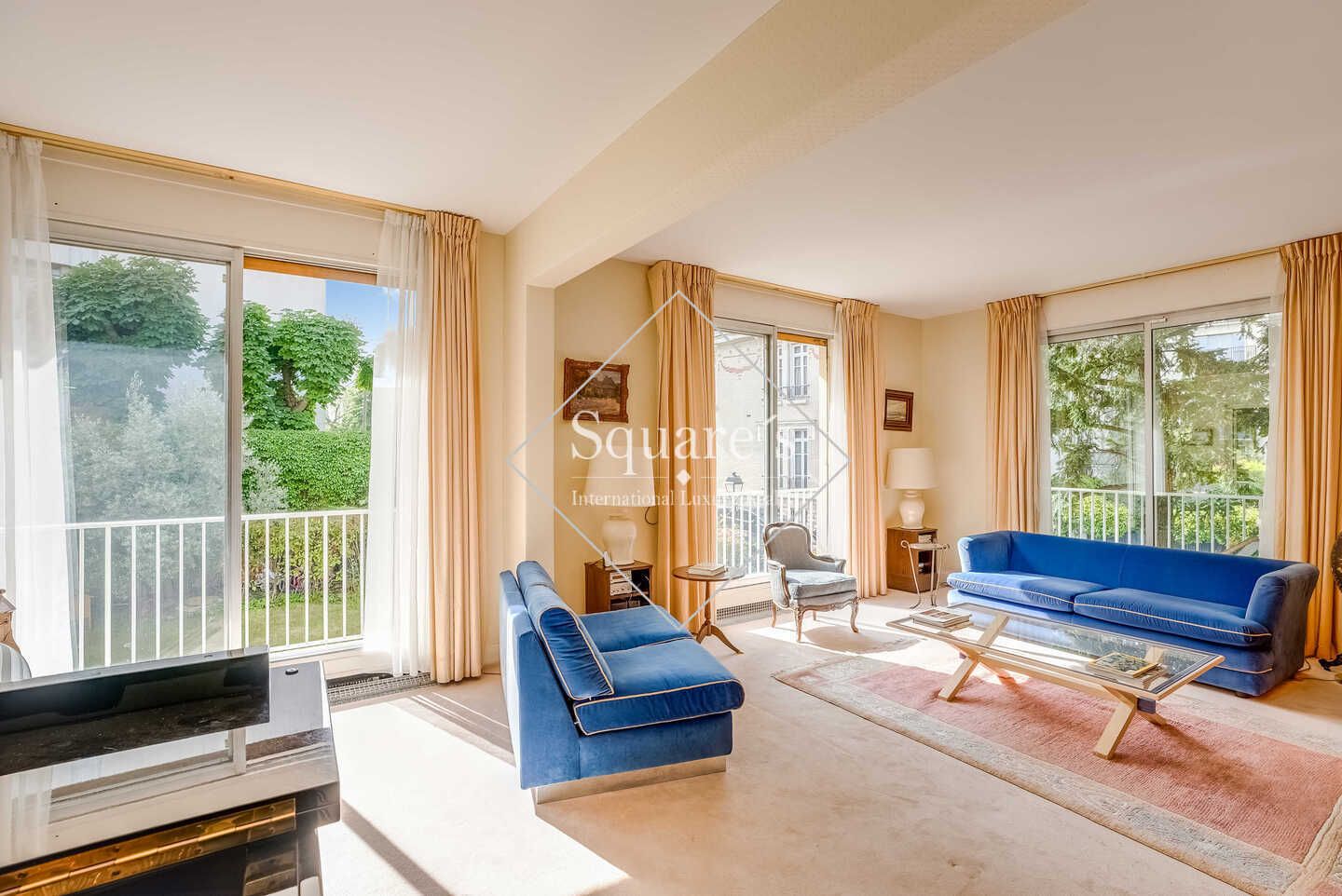 apartment 7 Rooms for sale on Neuilly-sur-Seine (92200)
