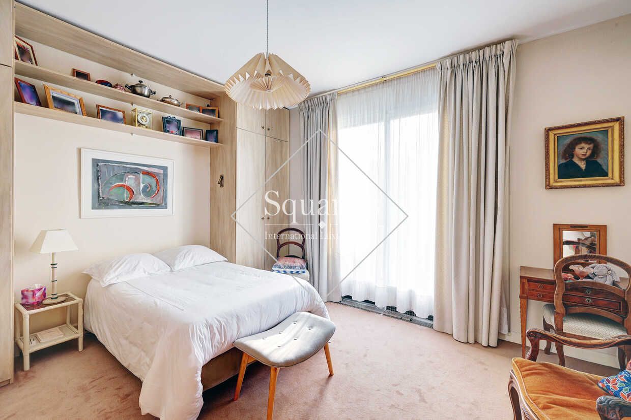 apartment 7 Rooms for sale on Neuilly-sur-Seine (92200)