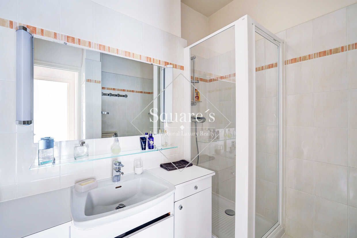 apartment 7 Rooms for sale on Neuilly-sur-Seine (92200)