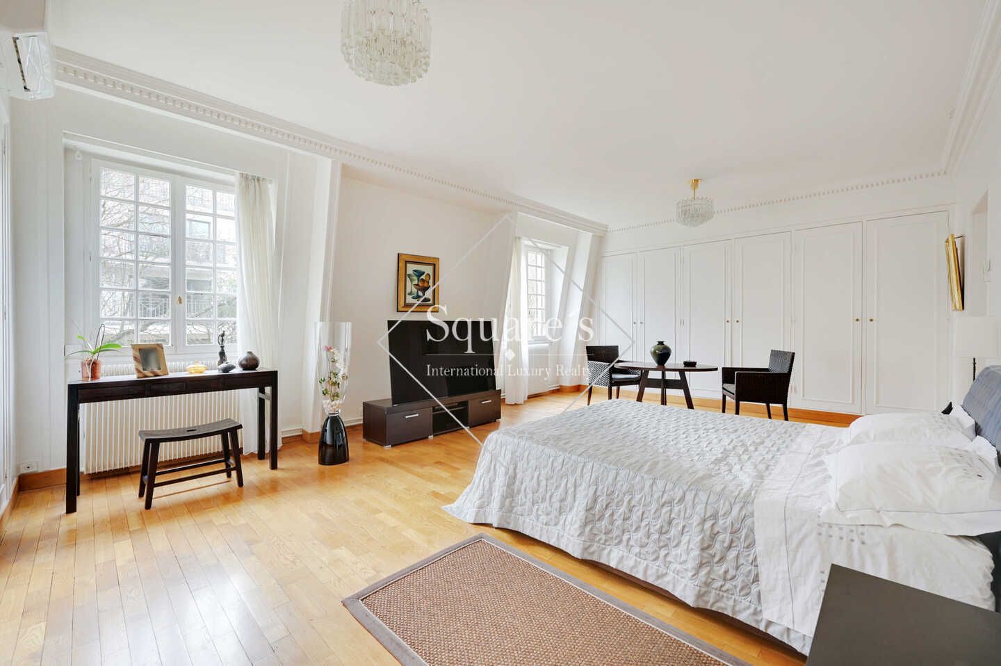 house 7 Rooms for sale on Vanves (92222)