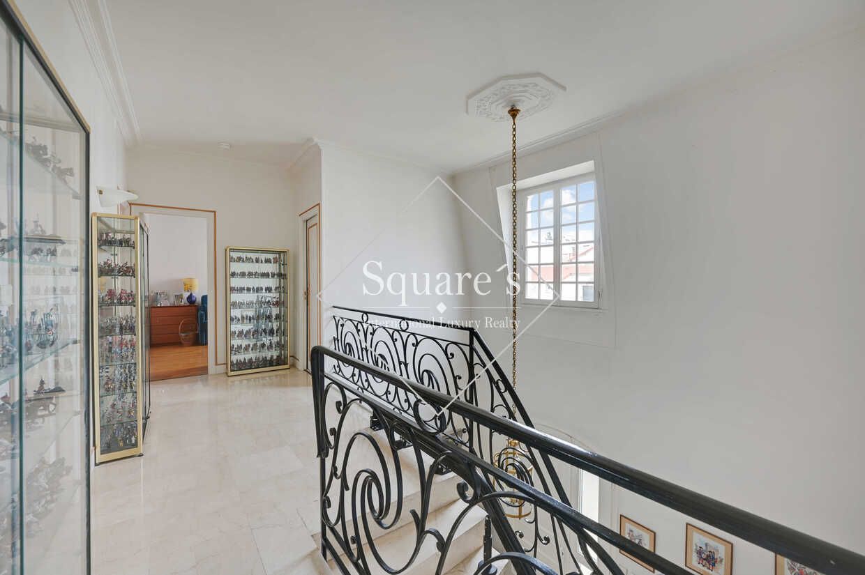 house 7 Rooms for sale on Vanves (92222)