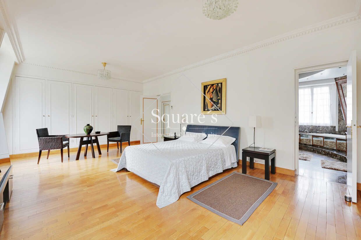 house 7 Rooms for sale on Vanves (92222)