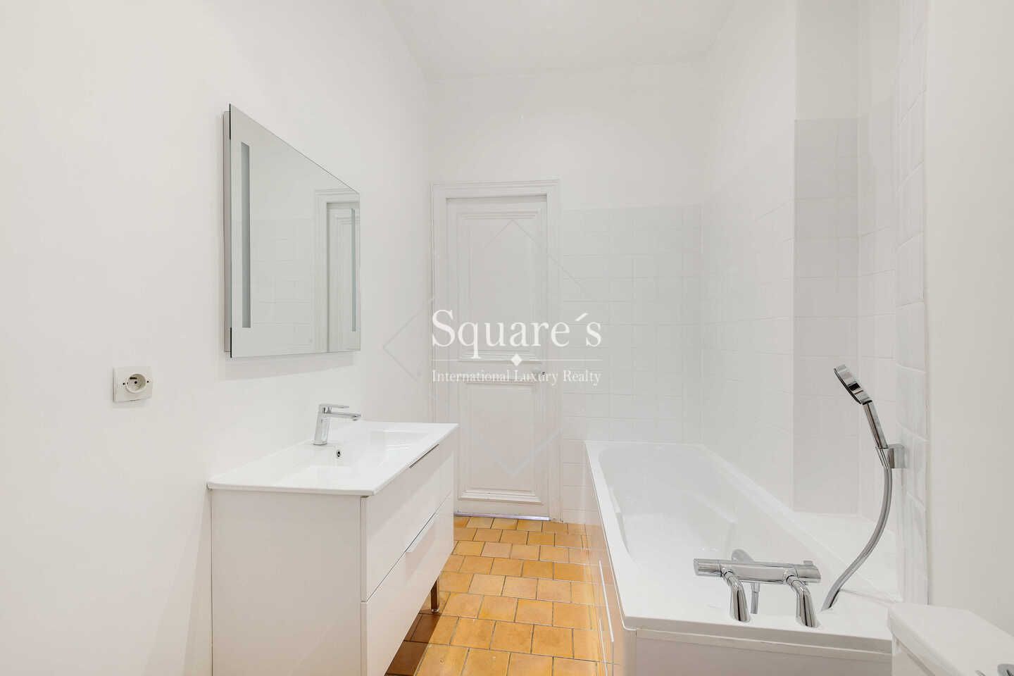 apartment 4 Rooms for sale on Paris 9ème (75009)