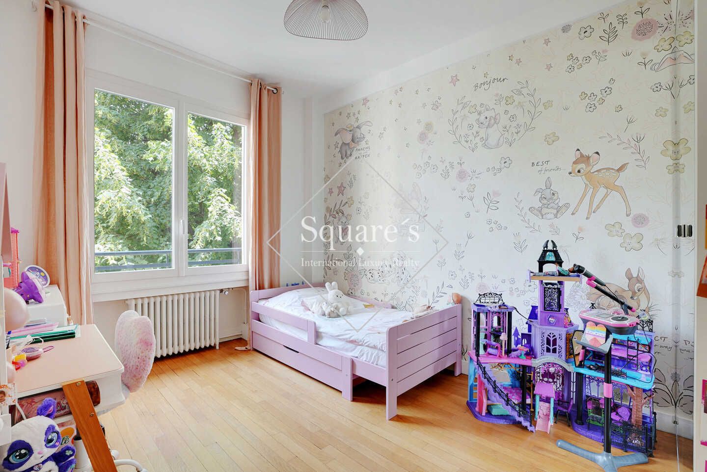 apartment 4 Rooms for sale on Neuilly-sur-Seine (92200)