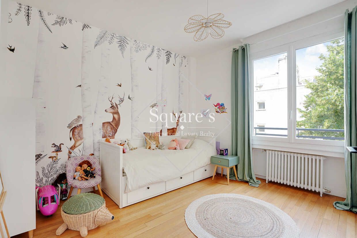 apartment 4 Rooms for sale on Neuilly-sur-Seine (92200)