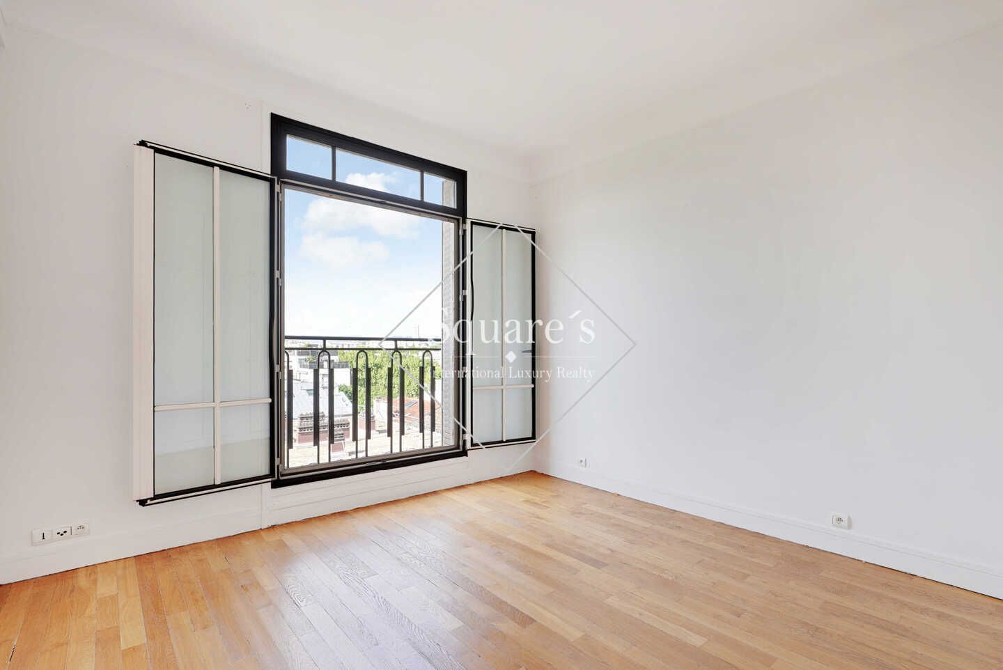 apartment 4 Rooms for sale on Neuilly-sur-Seine (92200)