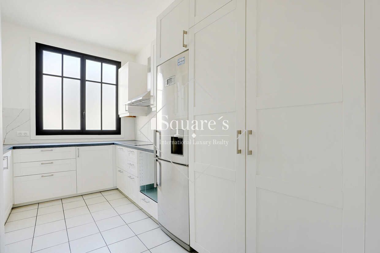 apartment 4 Rooms for sale on Neuilly-sur-Seine (92200)