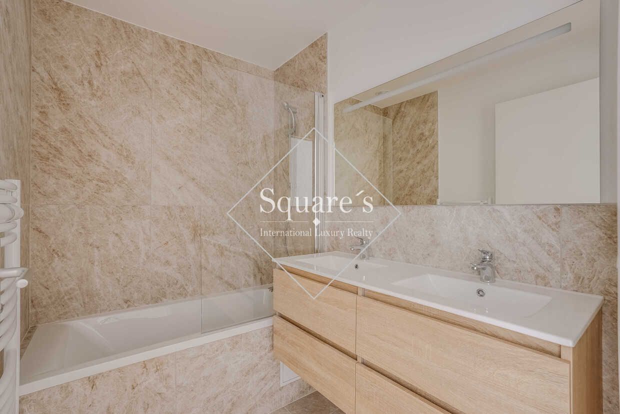 apartment 5 Rooms for sale on Paris 9ème (75009)