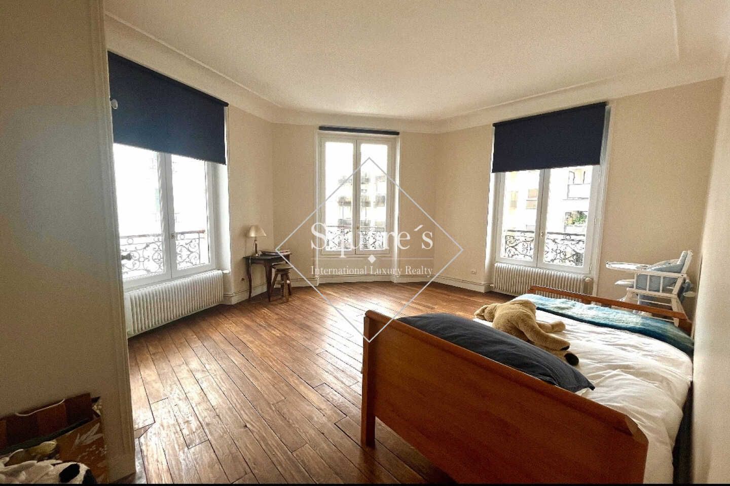 apartment 6 Rooms for sale on Levallois (92300)