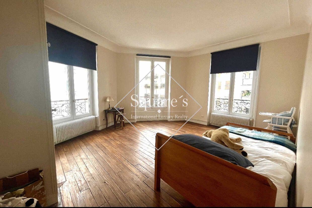 apartment 6 Rooms for sale on Levallois (92300)