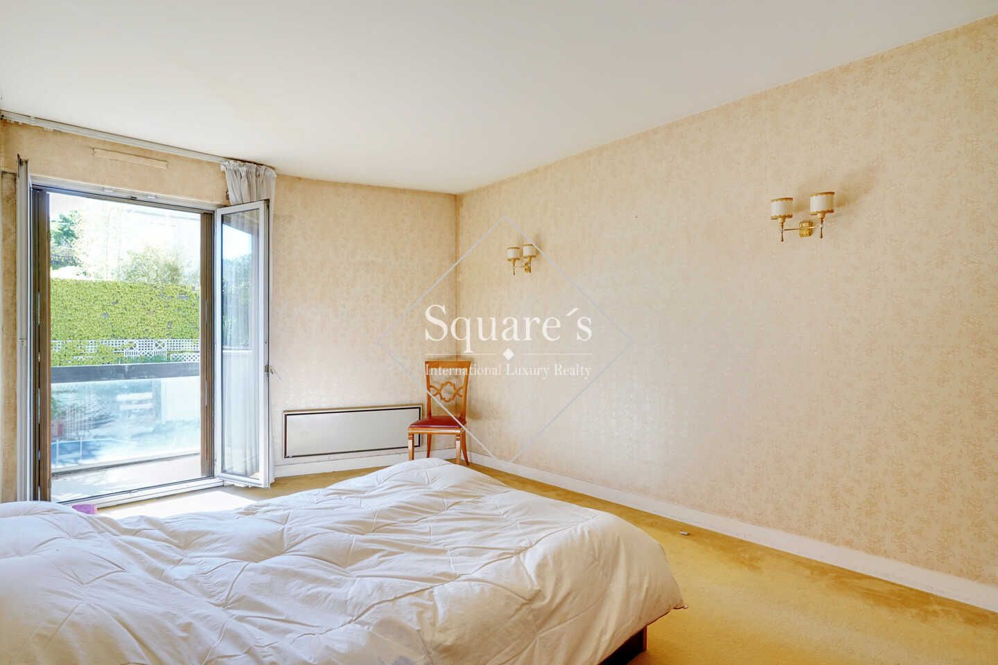 apartment 5 Rooms for sale on Neuilly-sur-Seine (92200)