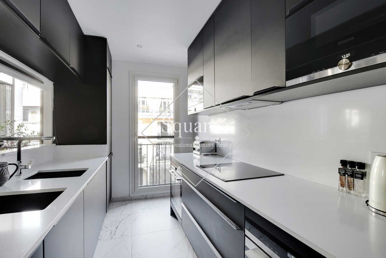 apartment 4 Rooms for sale on Neuilly-sur-Seine (92200)