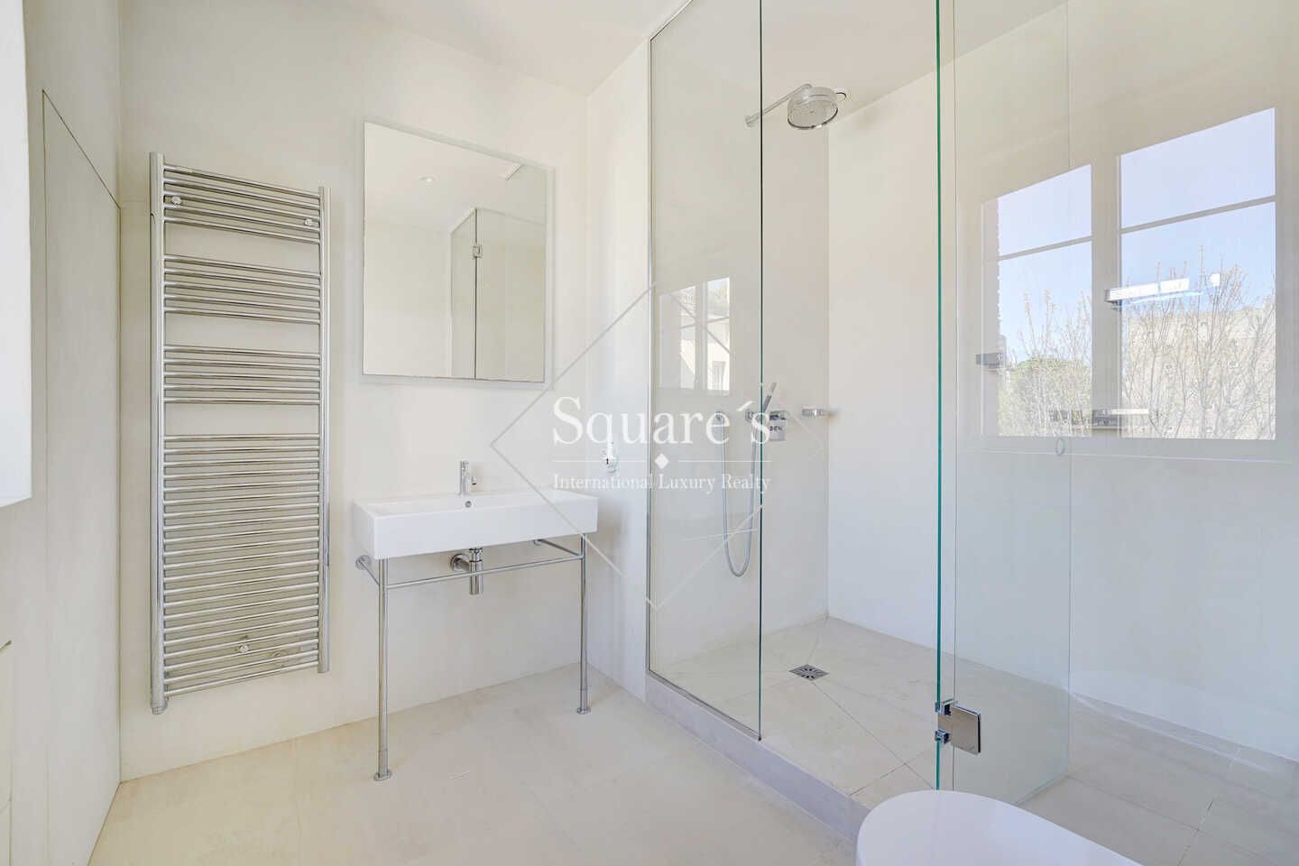 apartment 4 Rooms for sale on Neuilly-sur-Seine (92200)