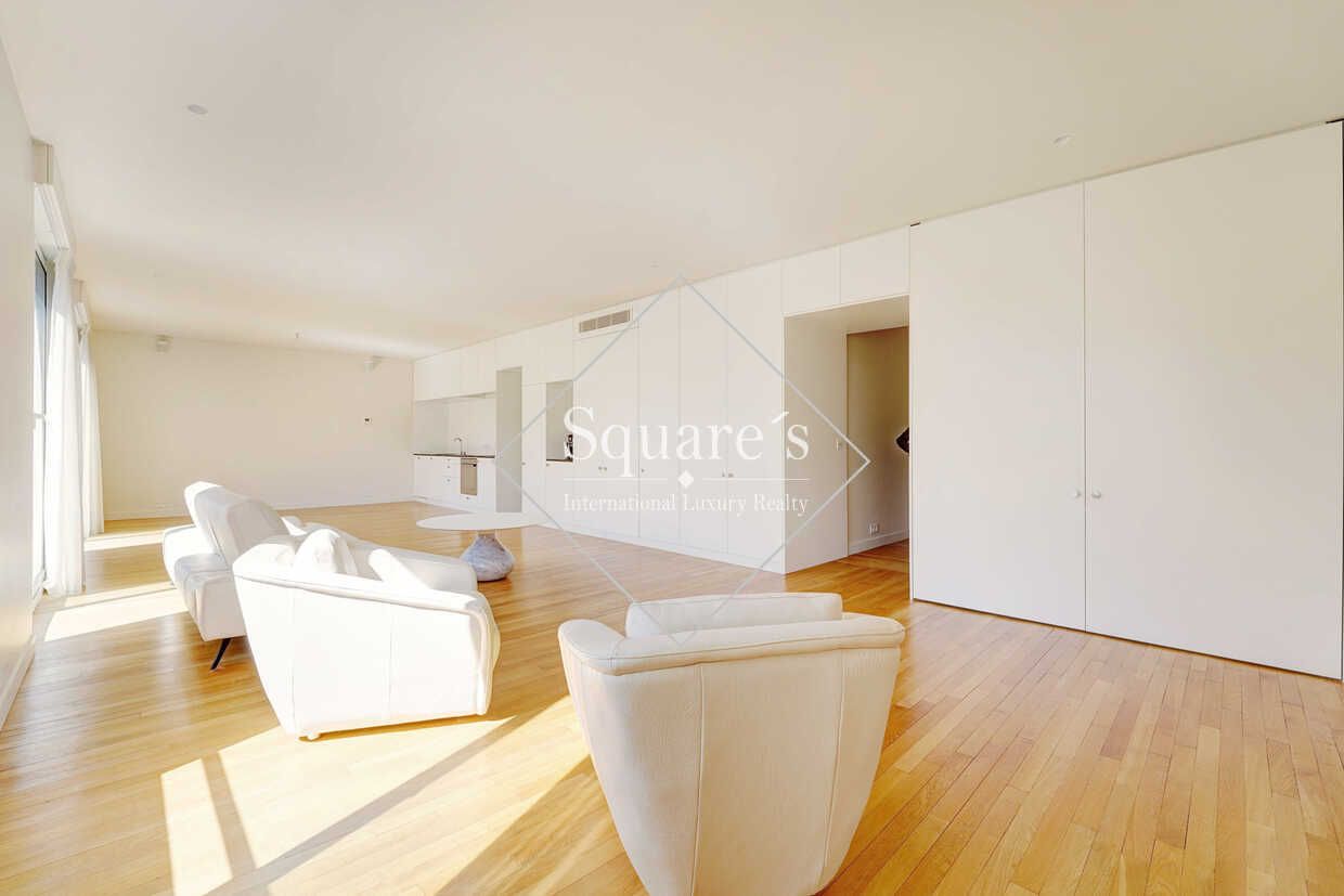 apartment 4 Rooms for sale on Neuilly-sur-Seine (92200)